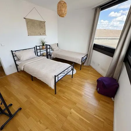 Luxurious In Apartment *